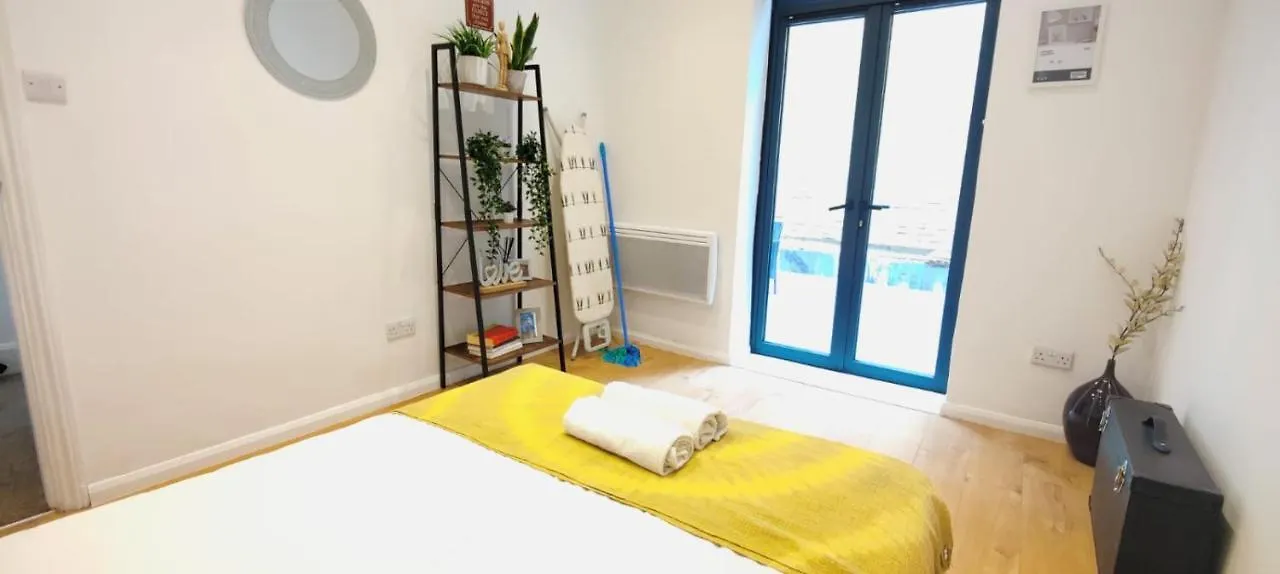 Spacious 3 Bed Flat Near Liverpool Street, Spitalfields London United Kingdom