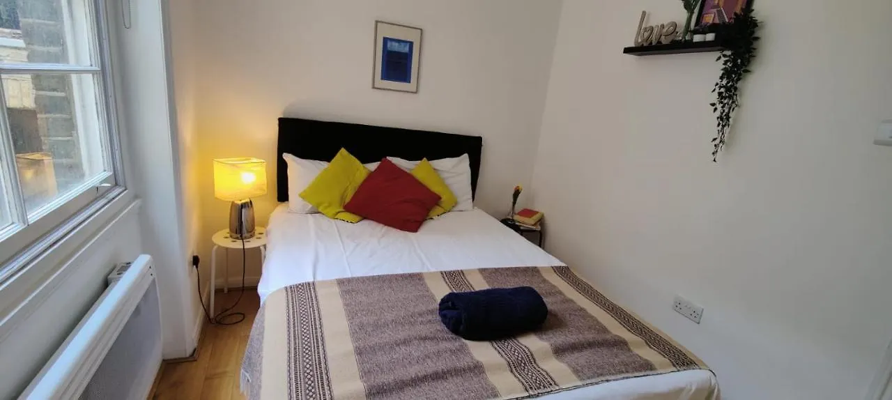 Spacious 3 Bed Flat Near Liverpool Street, Spitalfields London 0*,  United Kingdom
