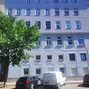 https://xinwo-home.vienna-besthotels.com