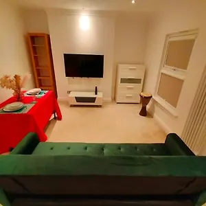 Fully-equipped Flat In The Of Apartamento