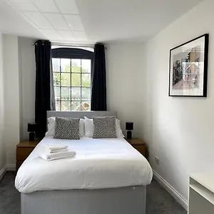 https://apt-2-the-courtyard-for-business-leisure-or-relocation.cardiffhotelswales.com