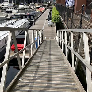 https://st-katherine-docks-sea-dancer-fenton-boats.brighton-hotels-england.com