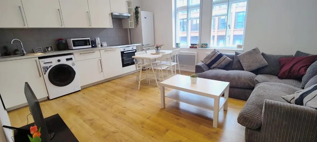 Spacious 3 Bed Flat Near Liverpool Street, Spitalfields London Apartment